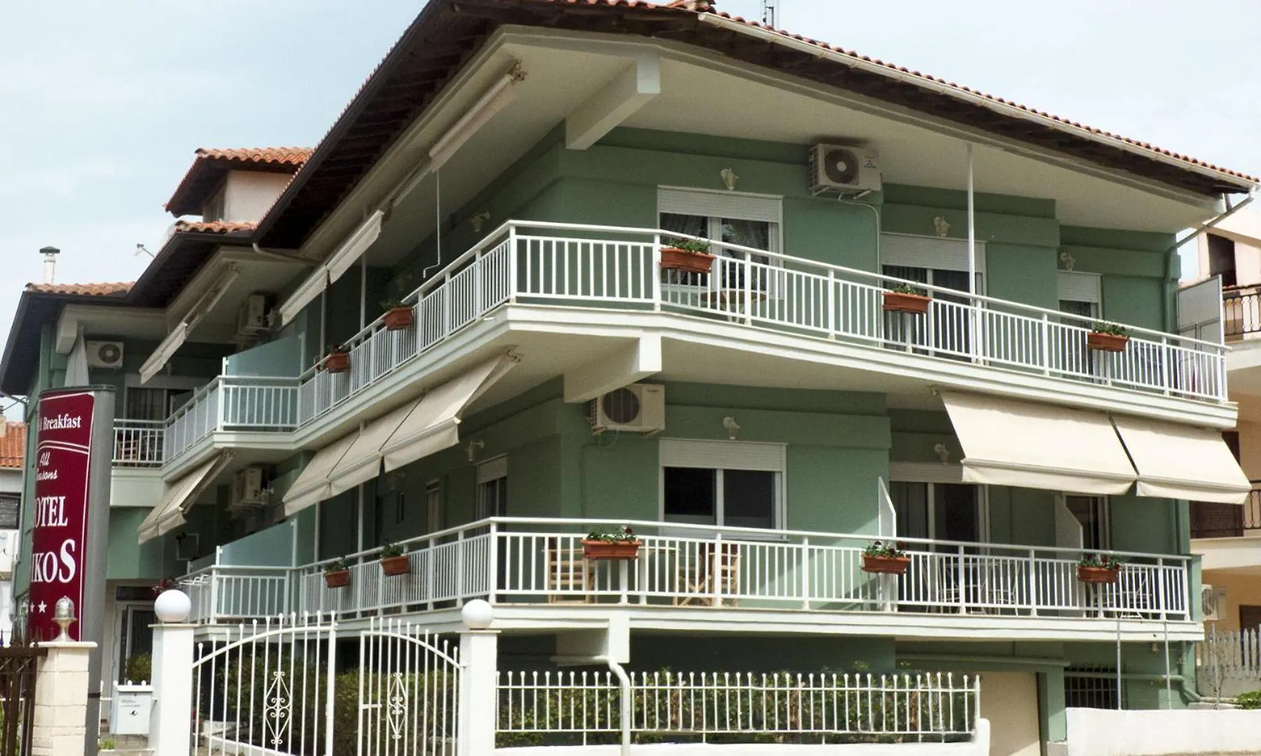 الشقق الفندقية نيكيتيفي  Nikos House 2*,  اليونان